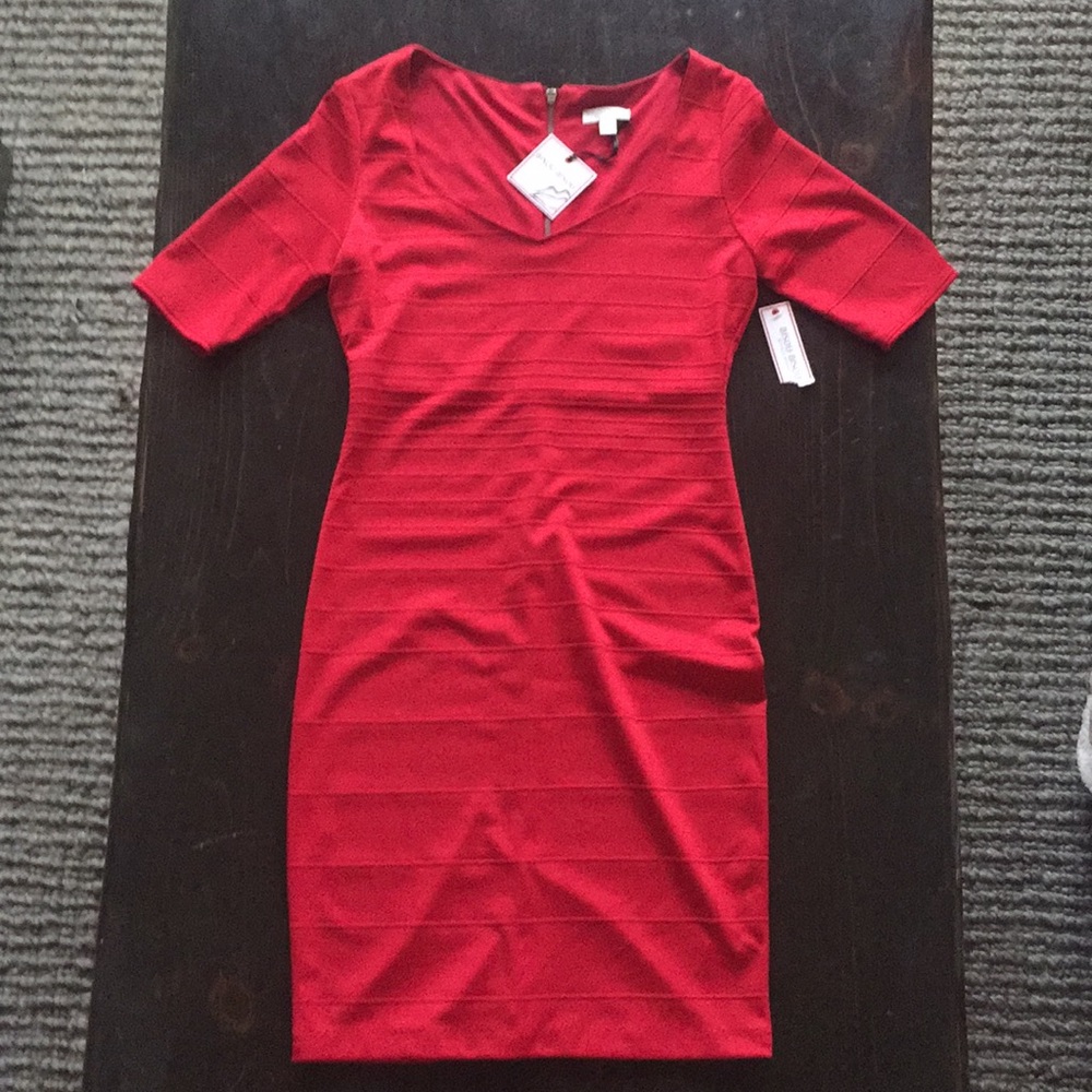 Red bodycon dress with 3/4 sleeves